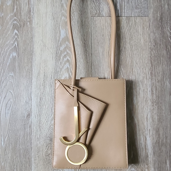 Avant garde leather shoulder bag - Picture 4 of 8